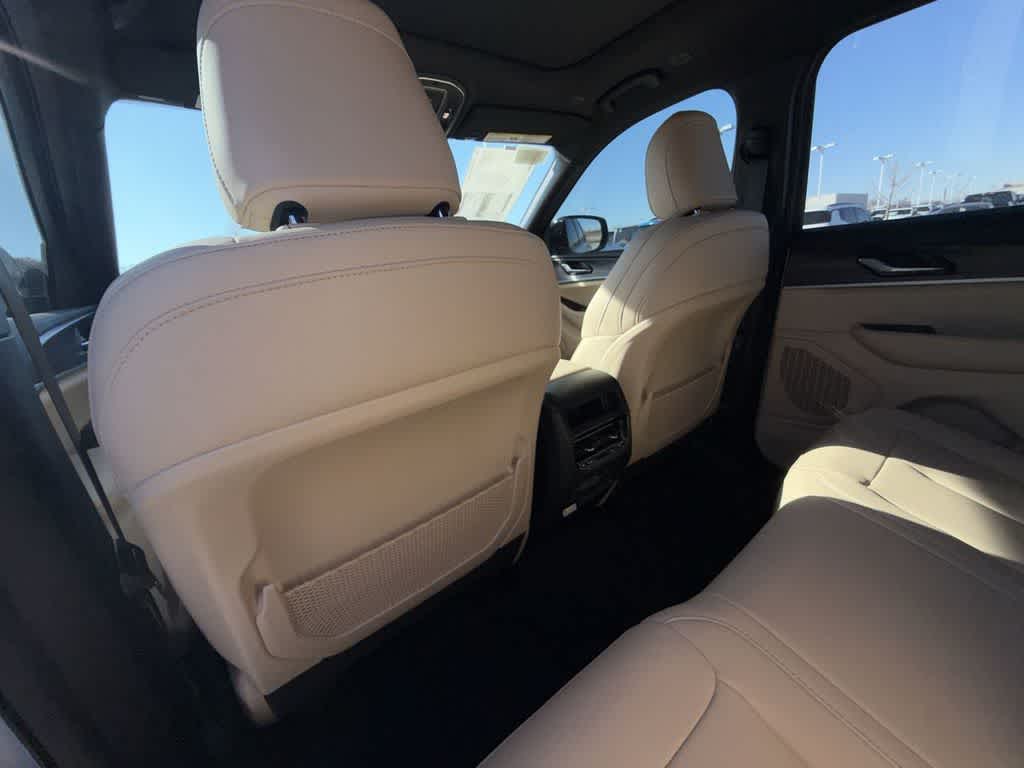 Thumbnail: 2025 Jeep Grand Cherokee - 9