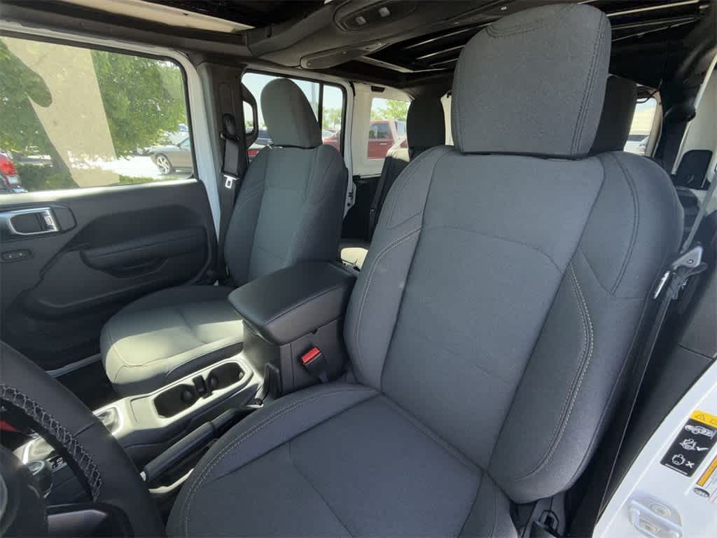 Thumbnail: 2025 Jeep Wrangler - 10