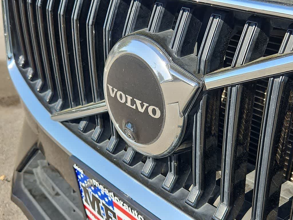 Thumbnail: 2022 Volvo XC60 - 12