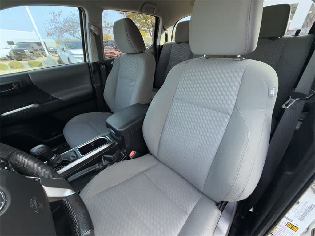 Thumbnail: 2022 Toyota Tacoma - 11