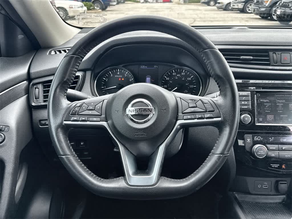 2018 Nissan Rogue SV 18