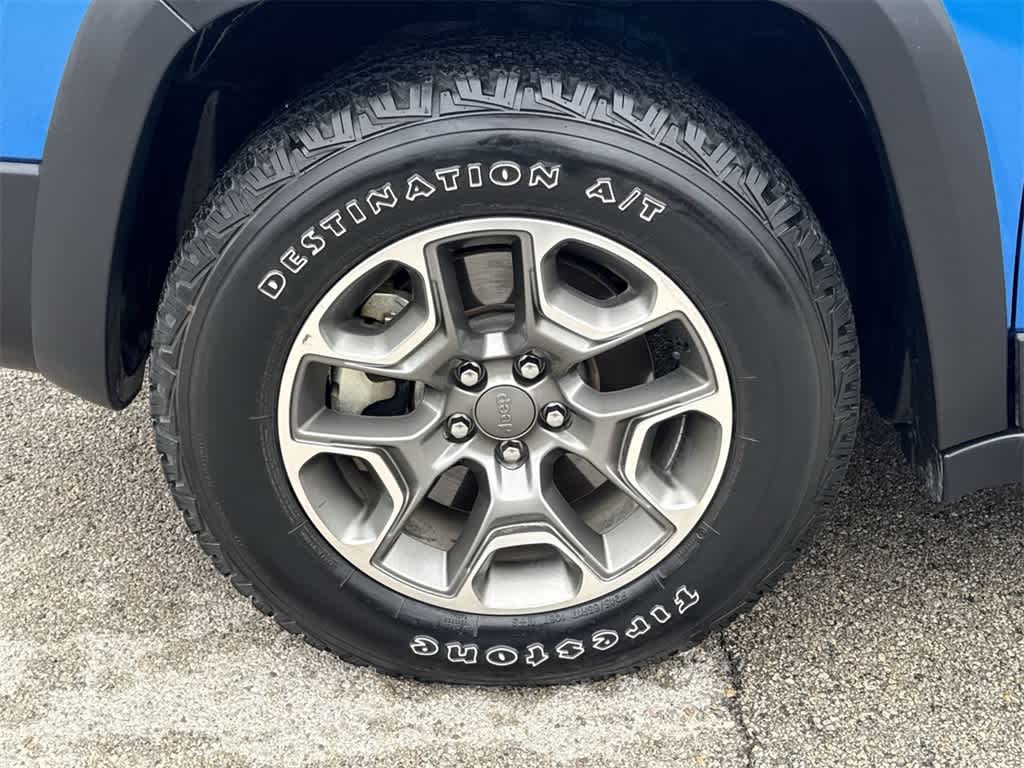 Thumbnail: 2022 Jeep Cherokee - 9