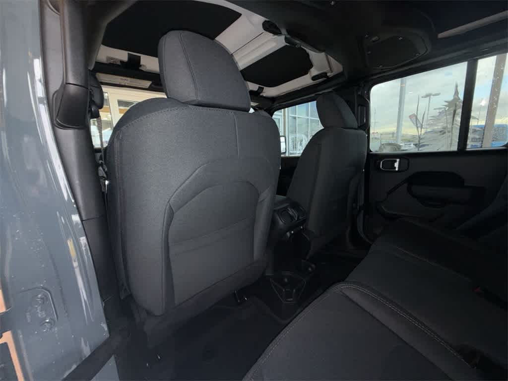 Thumbnail: 2025 Jeep Gladiator - 12