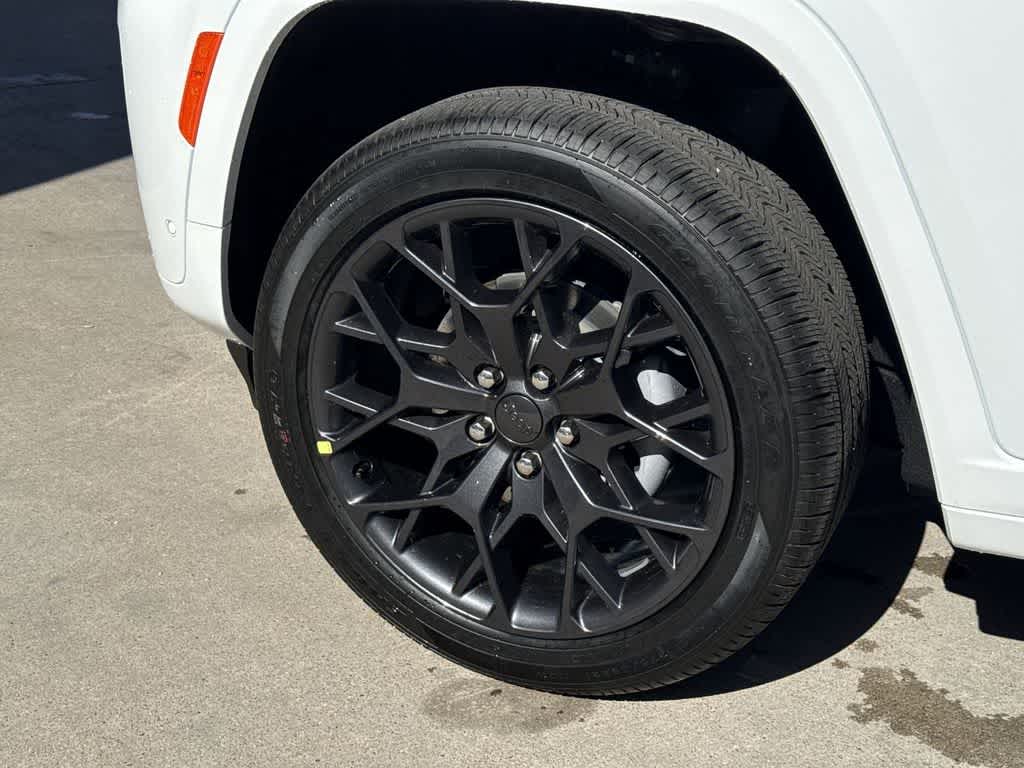 Thumbnail: 2026 Jeep Grand Cherokee - 9