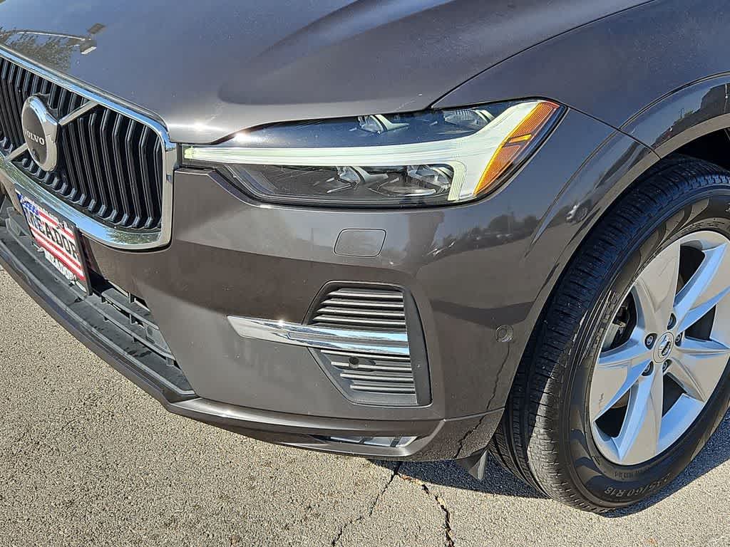 Thumbnail: 2022 Volvo XC60 - 11