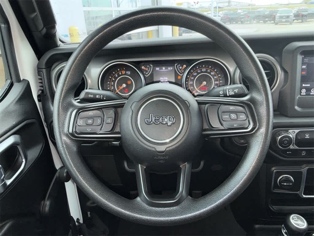 Thumbnail: 2023 Jeep Gladiator - 17