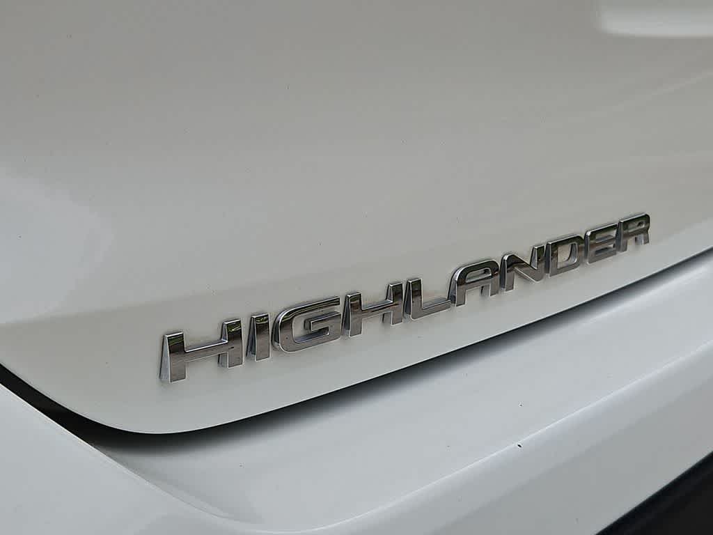 Thumbnail: 2021 Toyota Highlander - 13