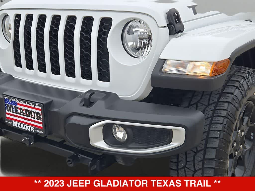 Thumbnail: 2023 Jeep Gladiator - 11