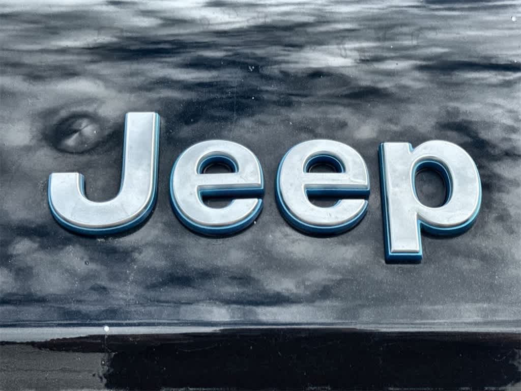Thumbnail: 2022 Jeep Grand Cherokee - 9
