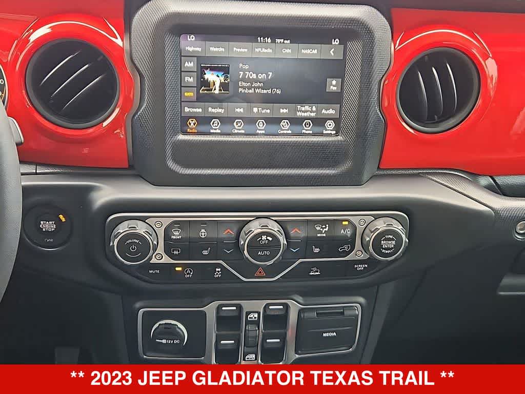 Thumbnail: 2023 Jeep Gladiator - 28