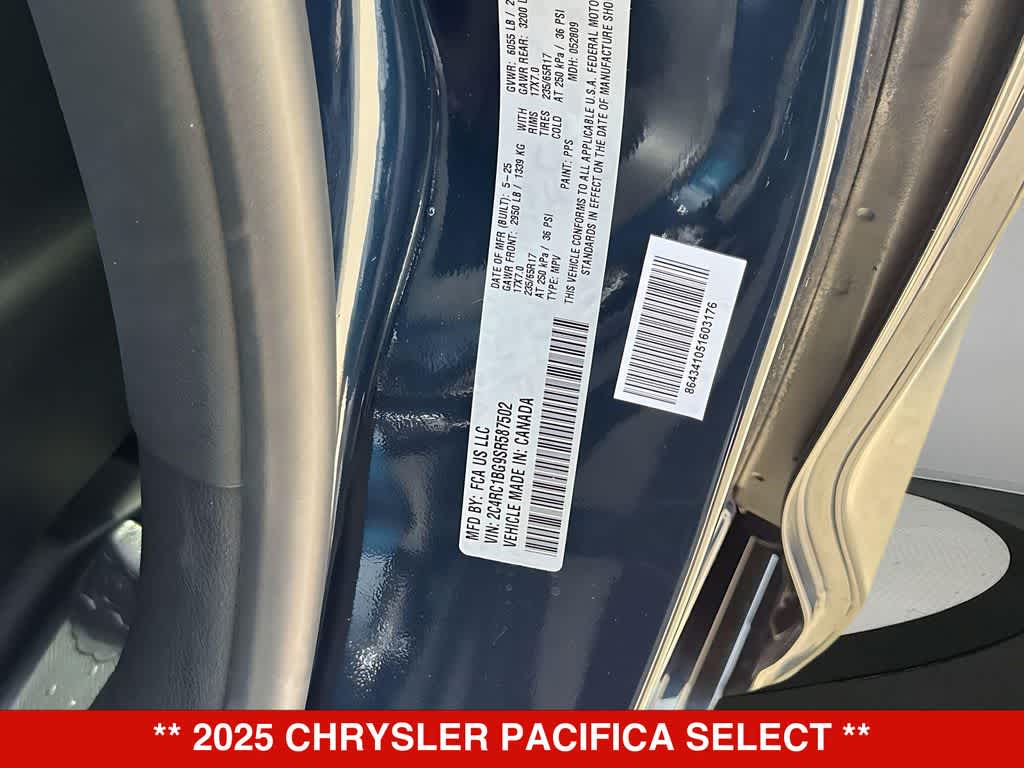 Thumbnail: 2025 Chrysler Pacifica - 25