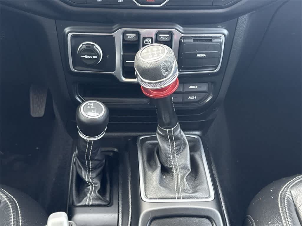 Thumbnail: 2019 Jeep Wrangler - 18