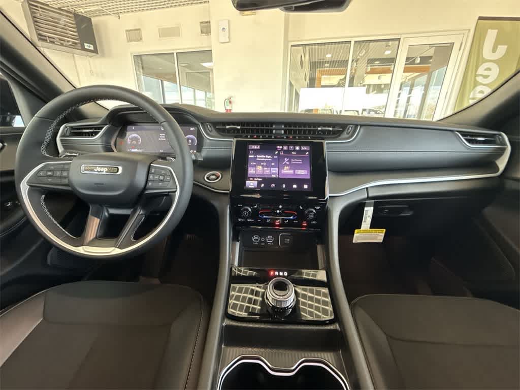 Thumbnail: 2025 Jeep Grand Cherokee - 14