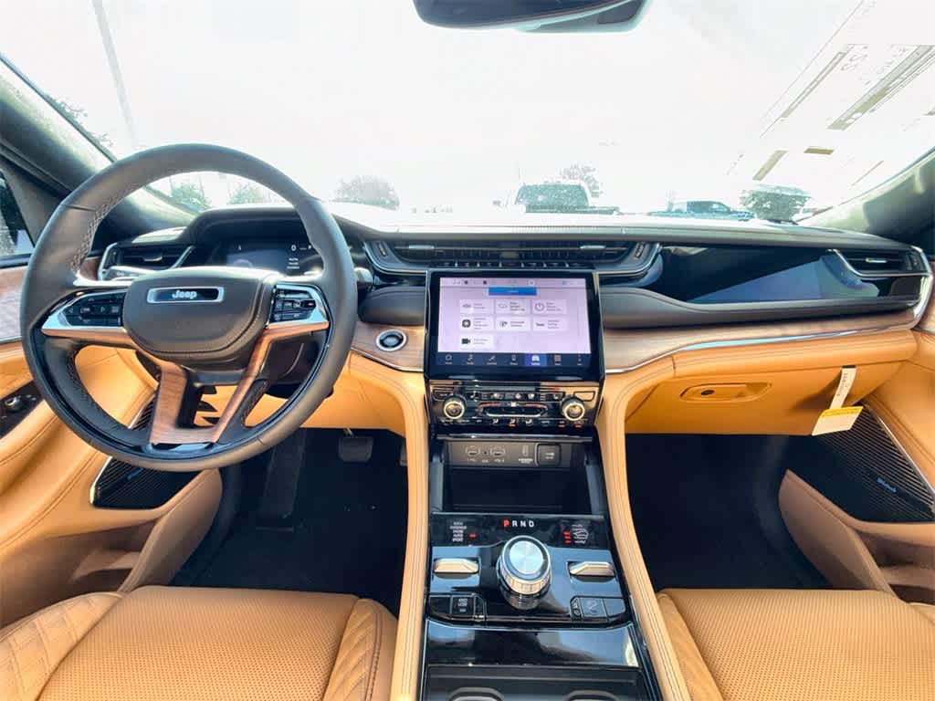 Thumbnail: 2025 Jeep Grand Cherokee - 15