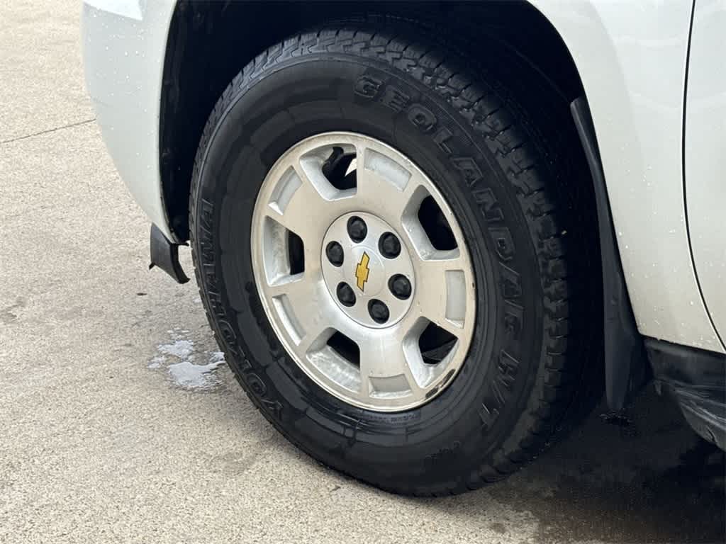 Thumbnail: 2011 Chevrolet Tahoe - 8
