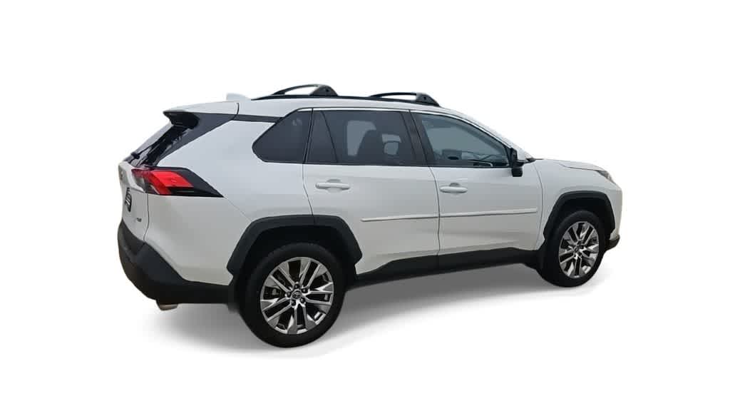 Thumbnail: 2021 Toyota RAV4 - 8