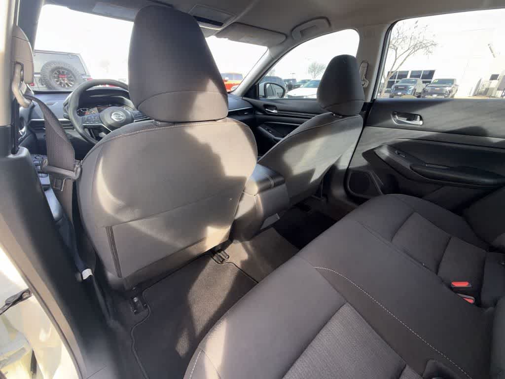 Thumbnail: 2022 Nissan Altima - 12