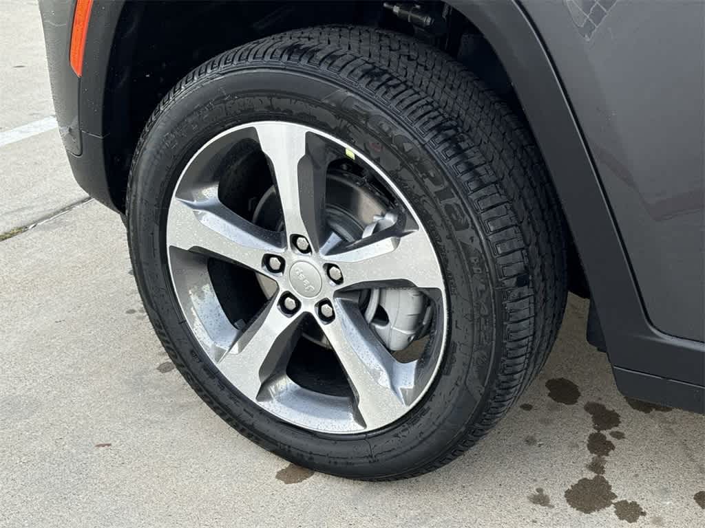 Thumbnail: 2025 Jeep Grand Cherokee - 8