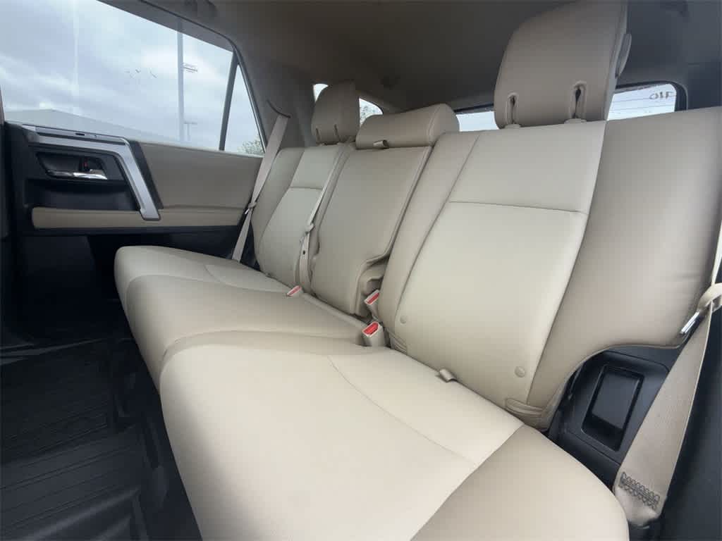 Thumbnail: 2022 Toyota 4Runner - 12