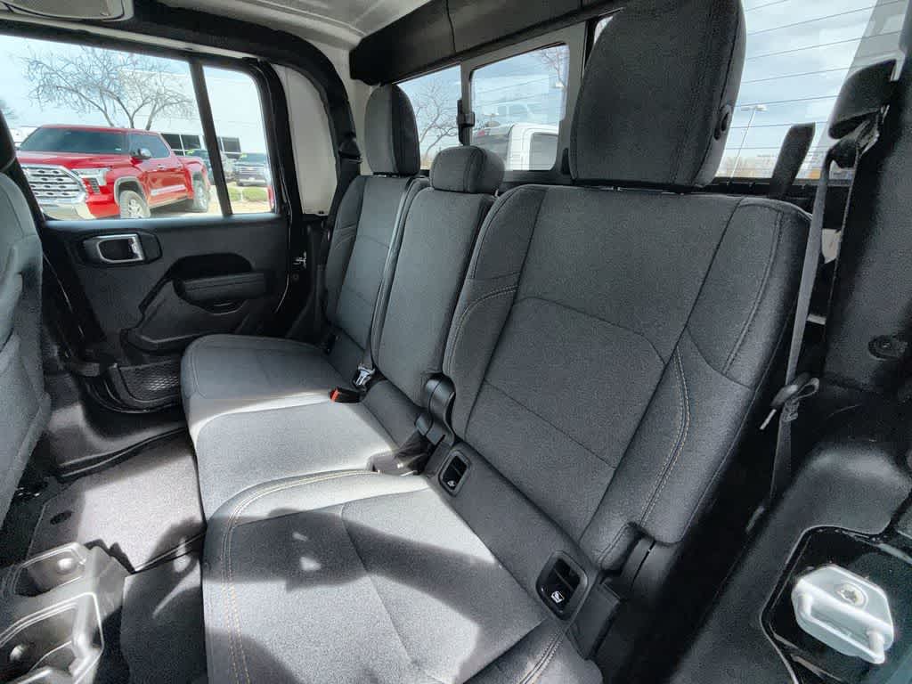 Thumbnail: 2026 Jeep Gladiator - 13