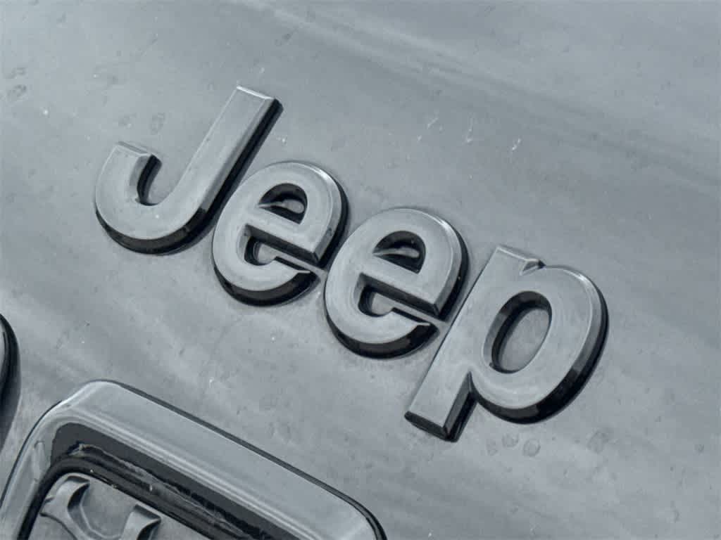 Thumbnail: 2023 Jeep Cherokee - 7