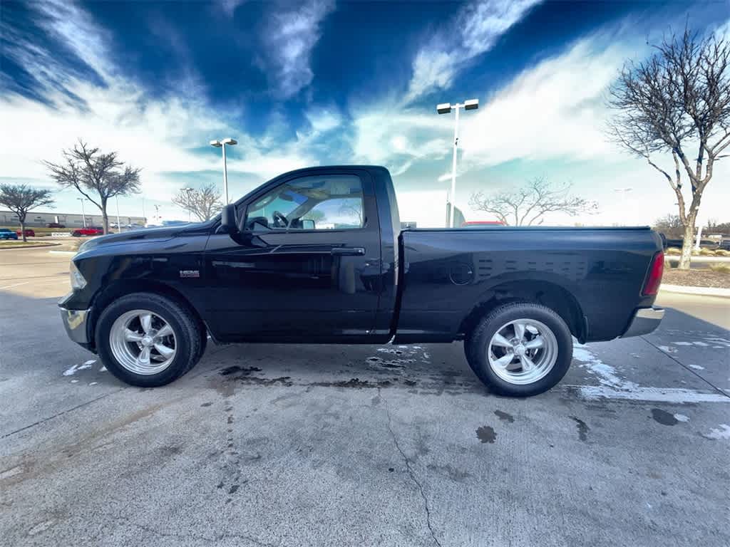 Thumbnail: 2019 RAM 1500 Classic - 3