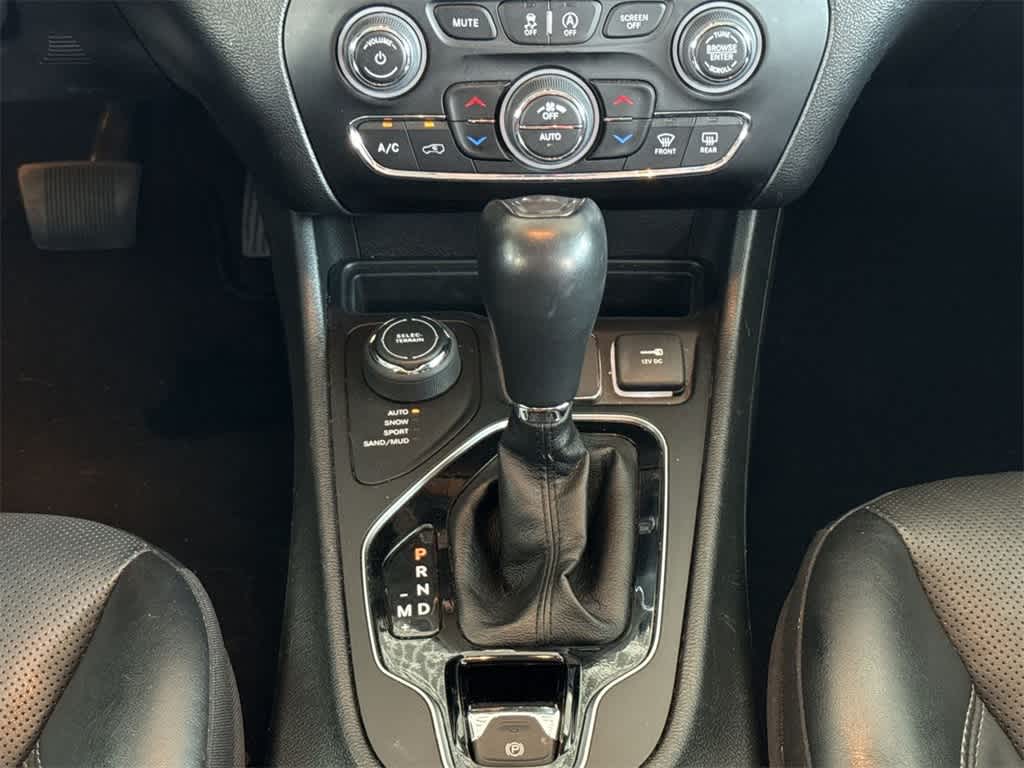 Thumbnail: 2023 Jeep Cherokee - 16