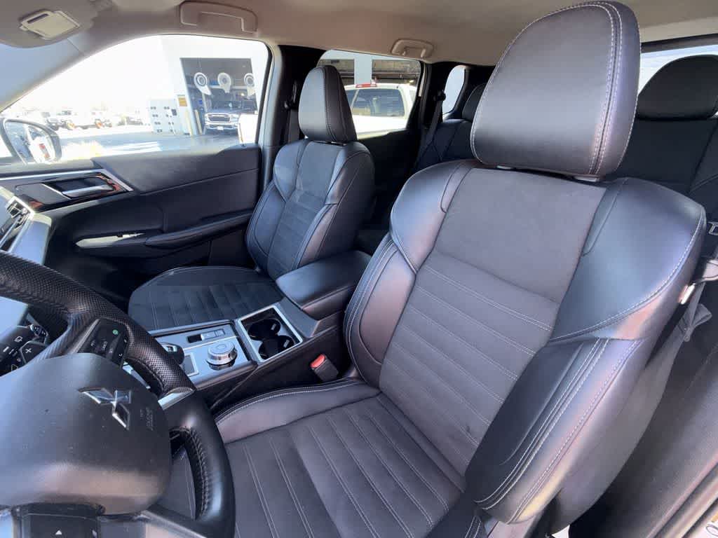 Thumbnail: 2024 Mitsubishi Outlander - 8