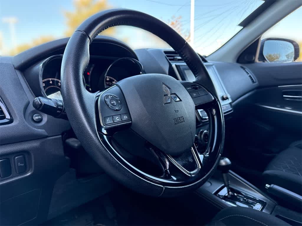 2021 Mitsubishi Outlander Sport SE photo 2