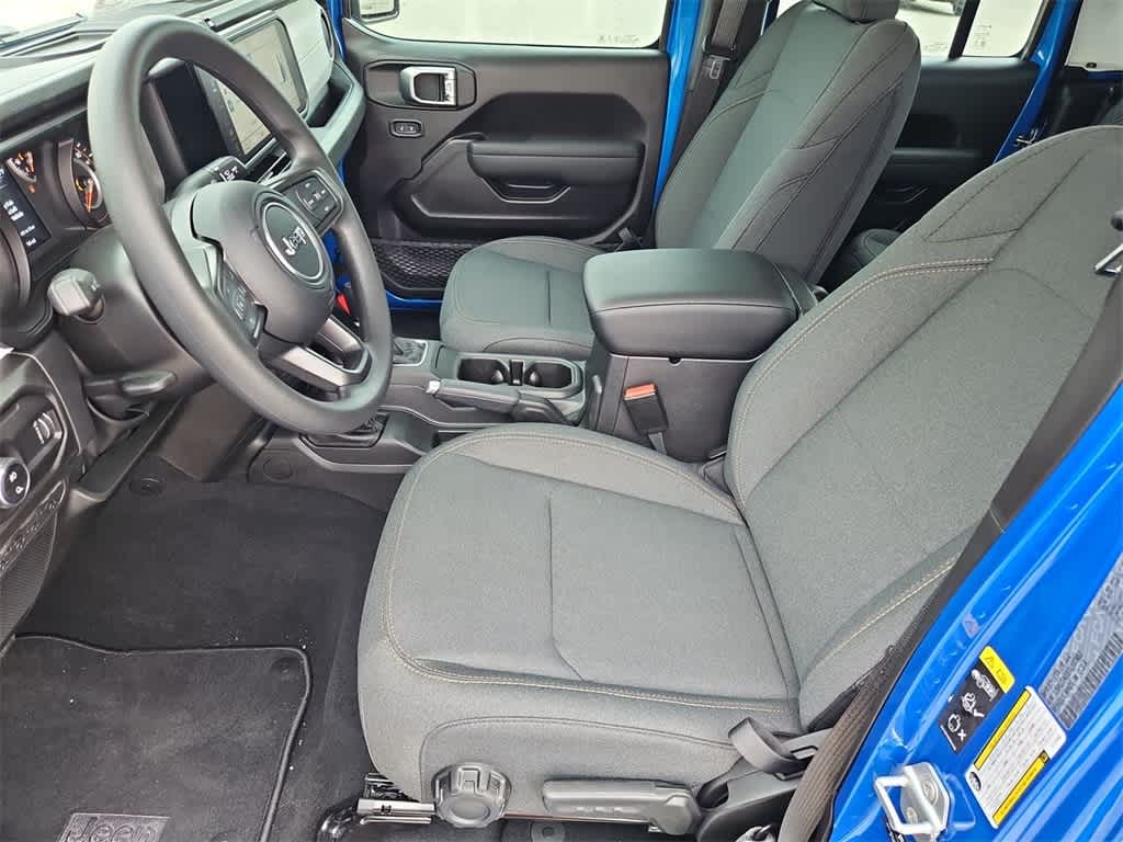 Thumbnail: 2026 Jeep Gladiator - 17