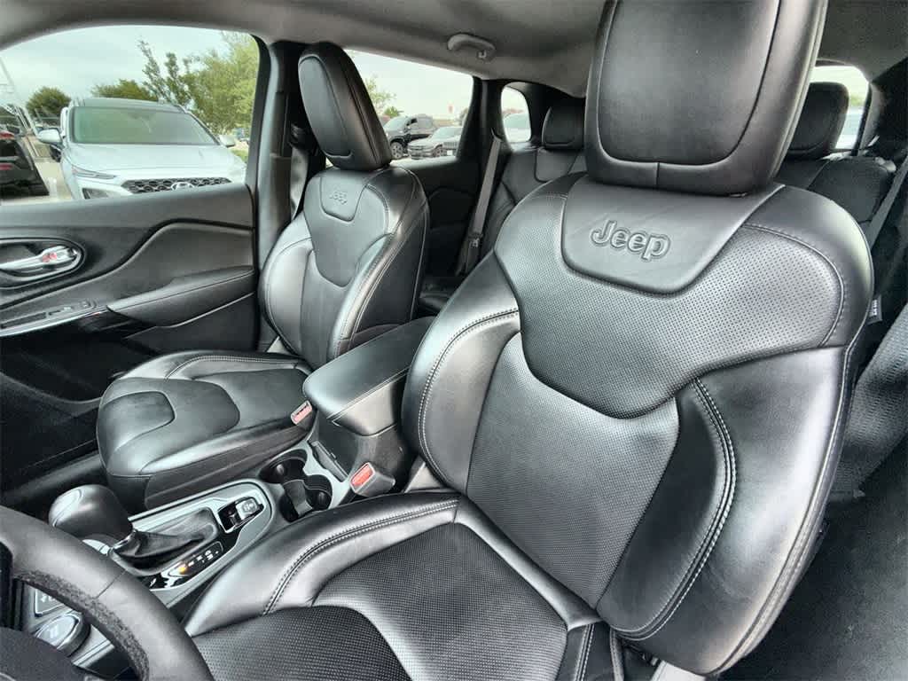 Thumbnail: 2023 Jeep Cherokee - 10