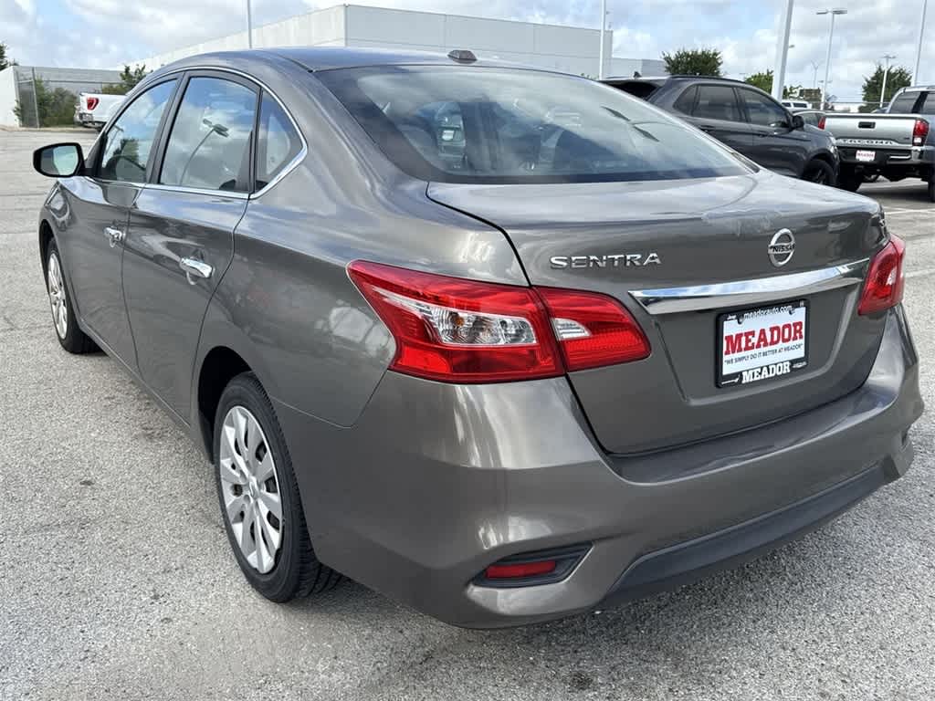 Thumbnail: 2016 Nissan Sentra - 4