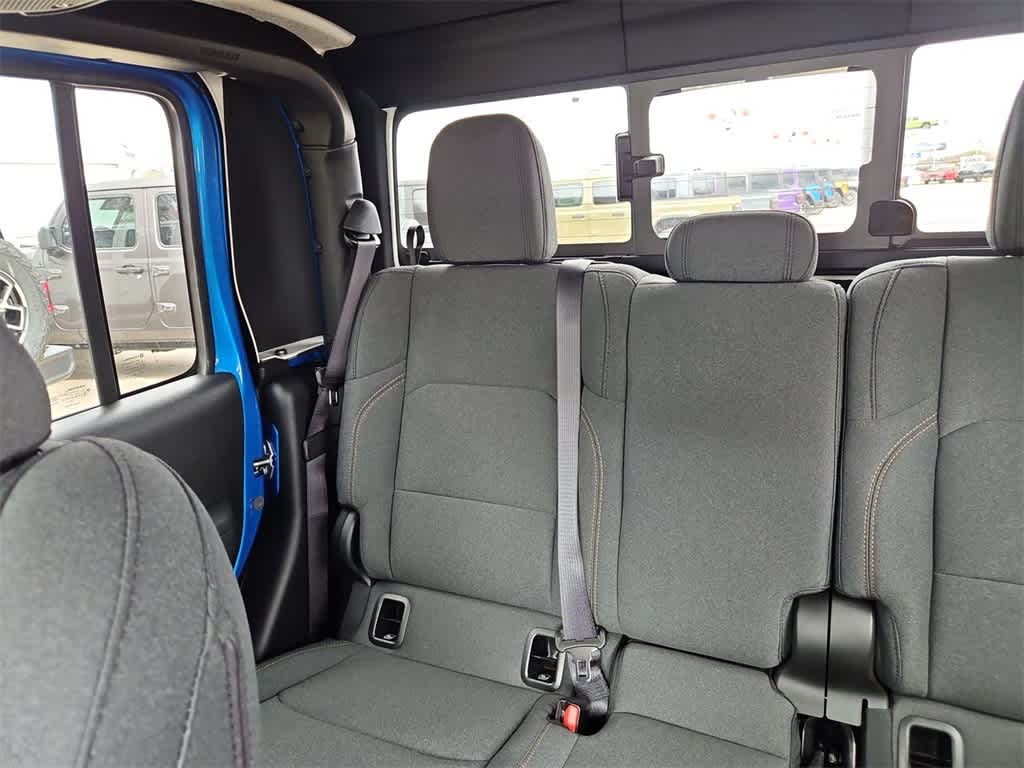 Thumbnail: 2025 Jeep Gladiator - 12