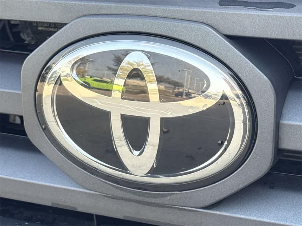 Thumbnail: 2022 Toyota Tacoma - 8