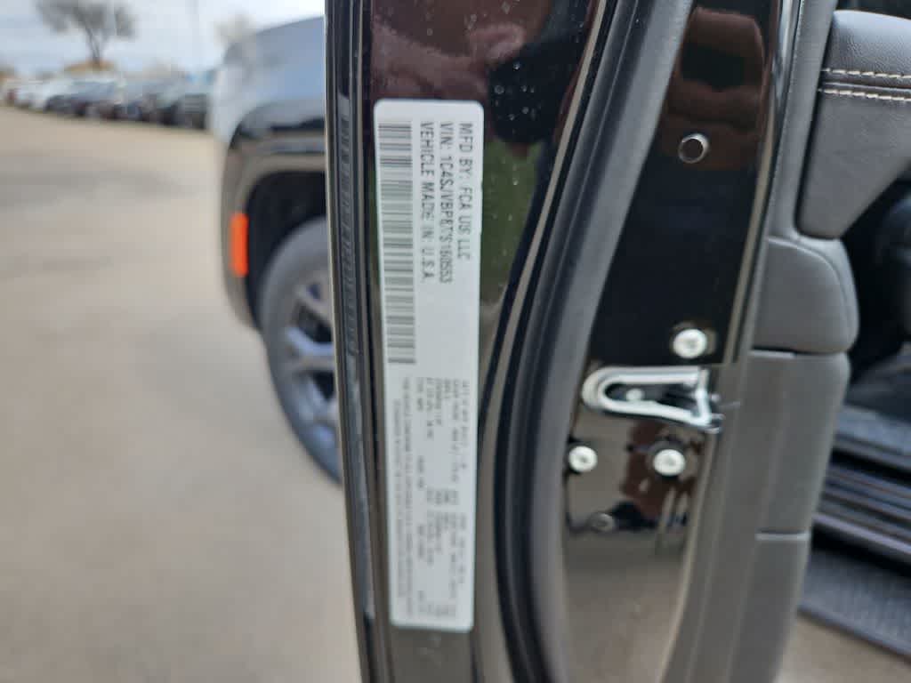 Thumbnail: 2026 Jeep Grand Wagoneer - 32