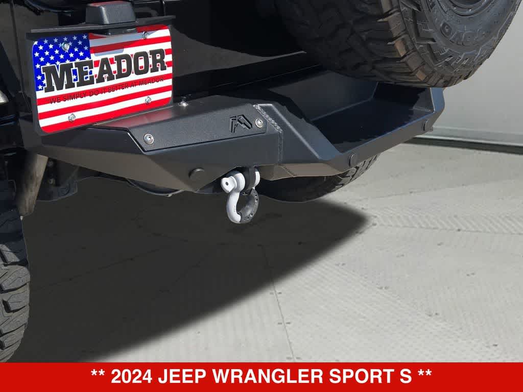 Thumbnail: 2024 Jeep Wrangler - 32