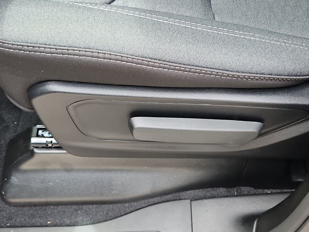 Thumbnail: 2026 RAM 1500 - 18