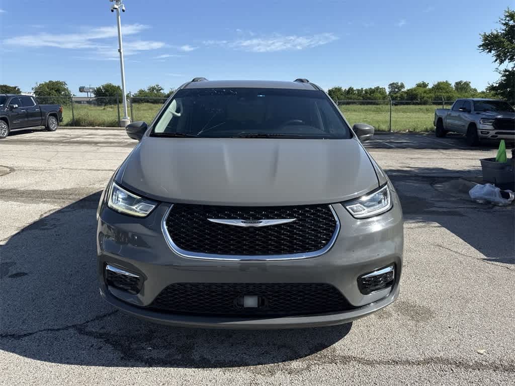 Thumbnail: 2022 Chrysler Pacifica - 6
