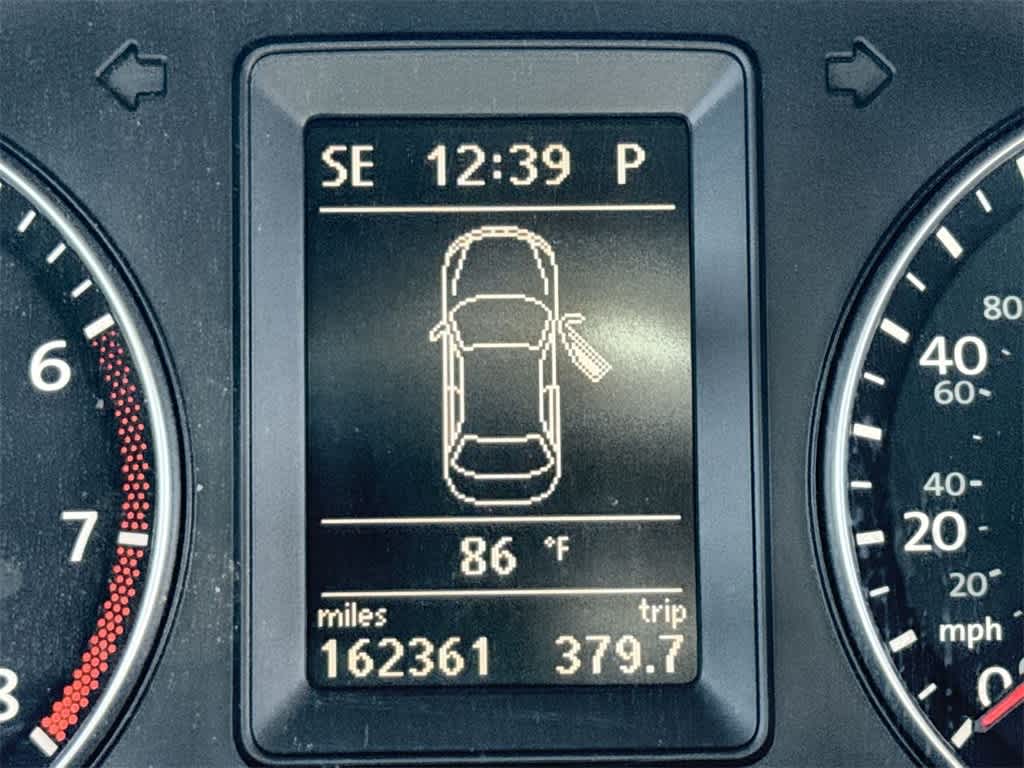 Thumbnail: 2012 Volkswagen Eos - 18