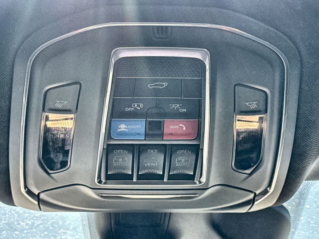 Thumbnail: 2025 Jeep Grand Cherokee - 21