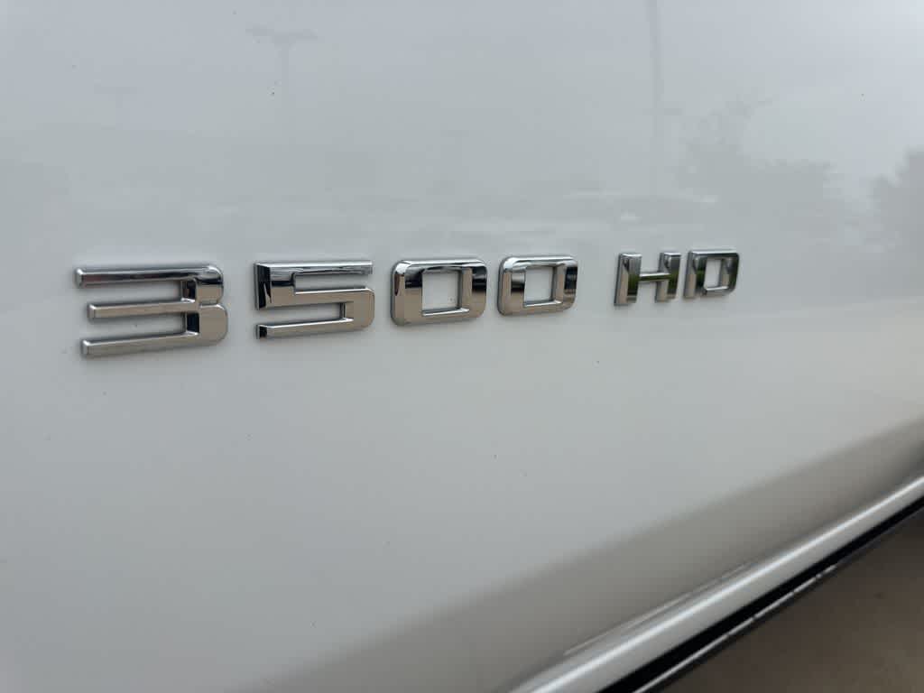 Thumbnail: 2022 Chevrolet Silverado 3500 - 8