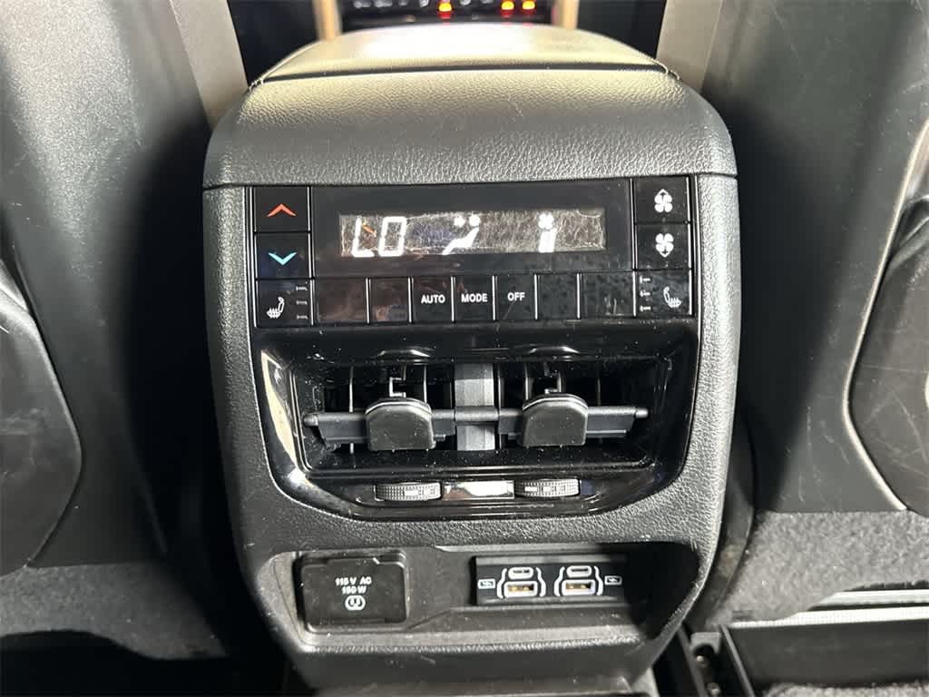 Thumbnail: 2022 Jeep Grand Cherokee - 22