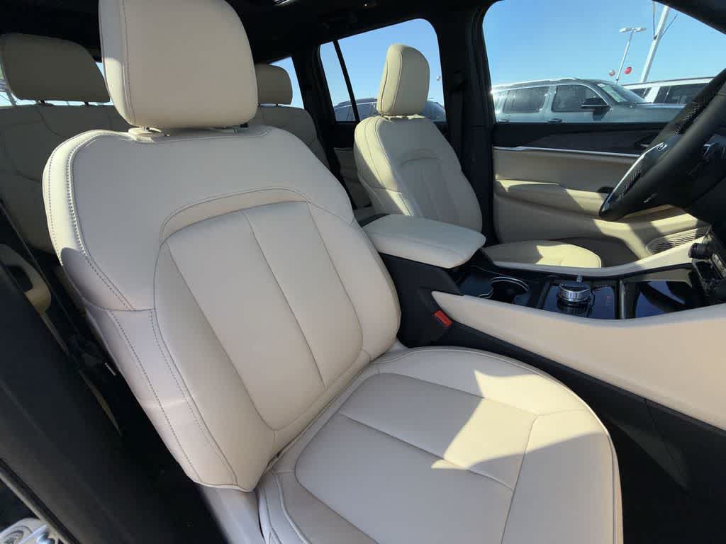 Thumbnail: 2025 Jeep Grand Cherokee - 14