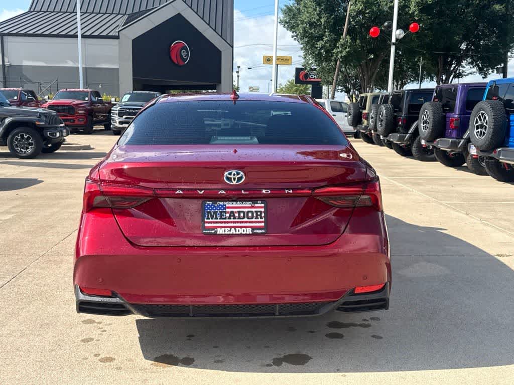 Thumbnail: 2021 Toyota Avalon - 4