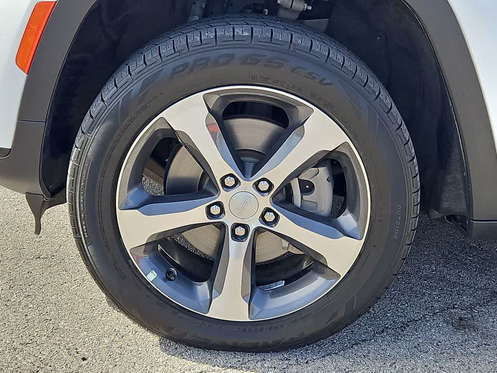 Thumbnail: 2023 Jeep Grand Cherokee - 14