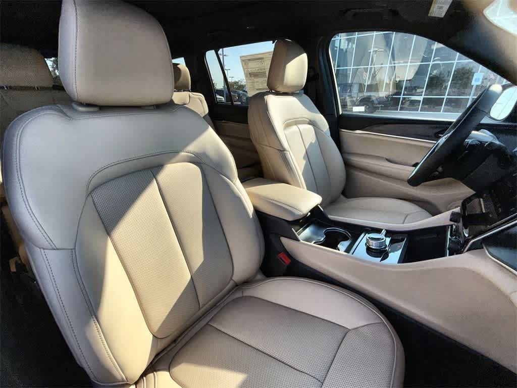 Thumbnail: 2025 Jeep Grand Cherokee L - 14