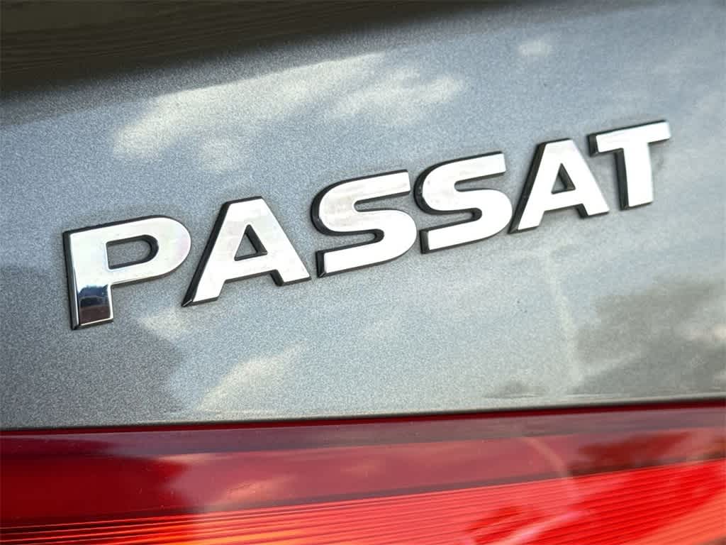 Thumbnail: 2015 Volkswagen Passat - 8
