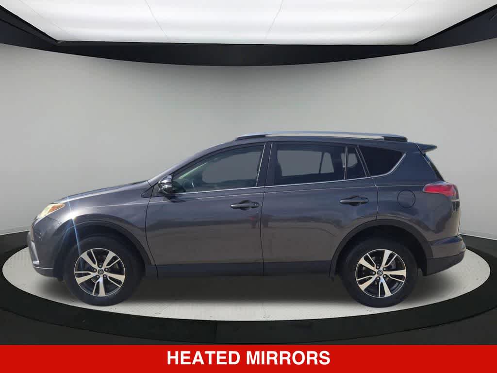 Thumbnail: 2018 Toyota RAV4 - 3