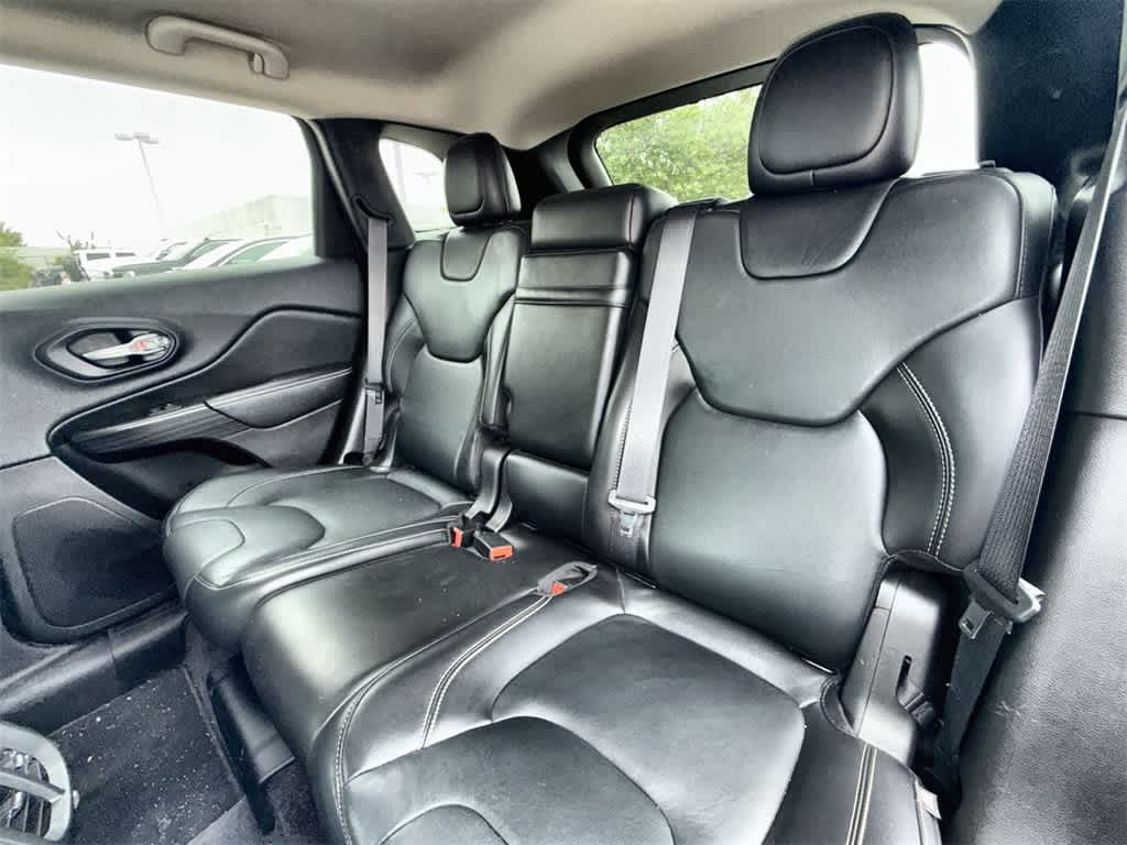 Thumbnail: 2016 Jeep Cherokee - 12