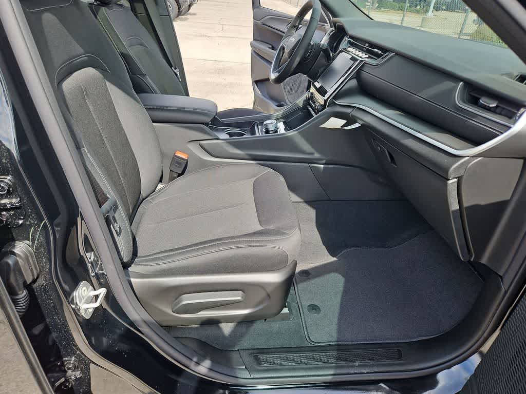 Thumbnail: 2026 Jeep Grand Cherokee - 23